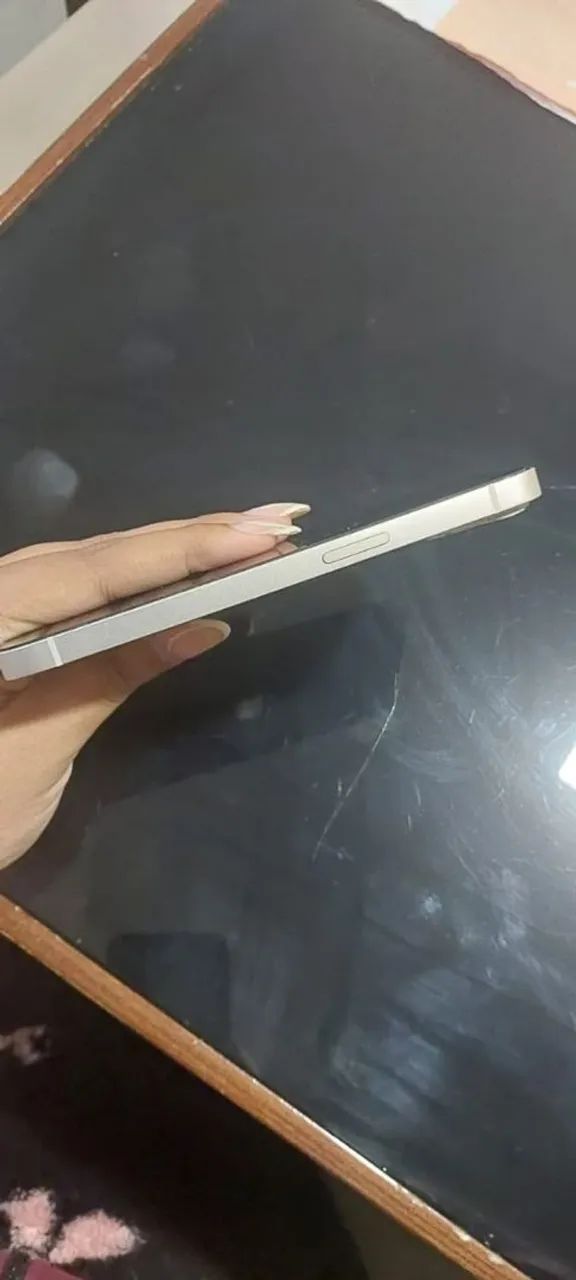 Vendo Iphone 13 branco bem conservado - Foto 4