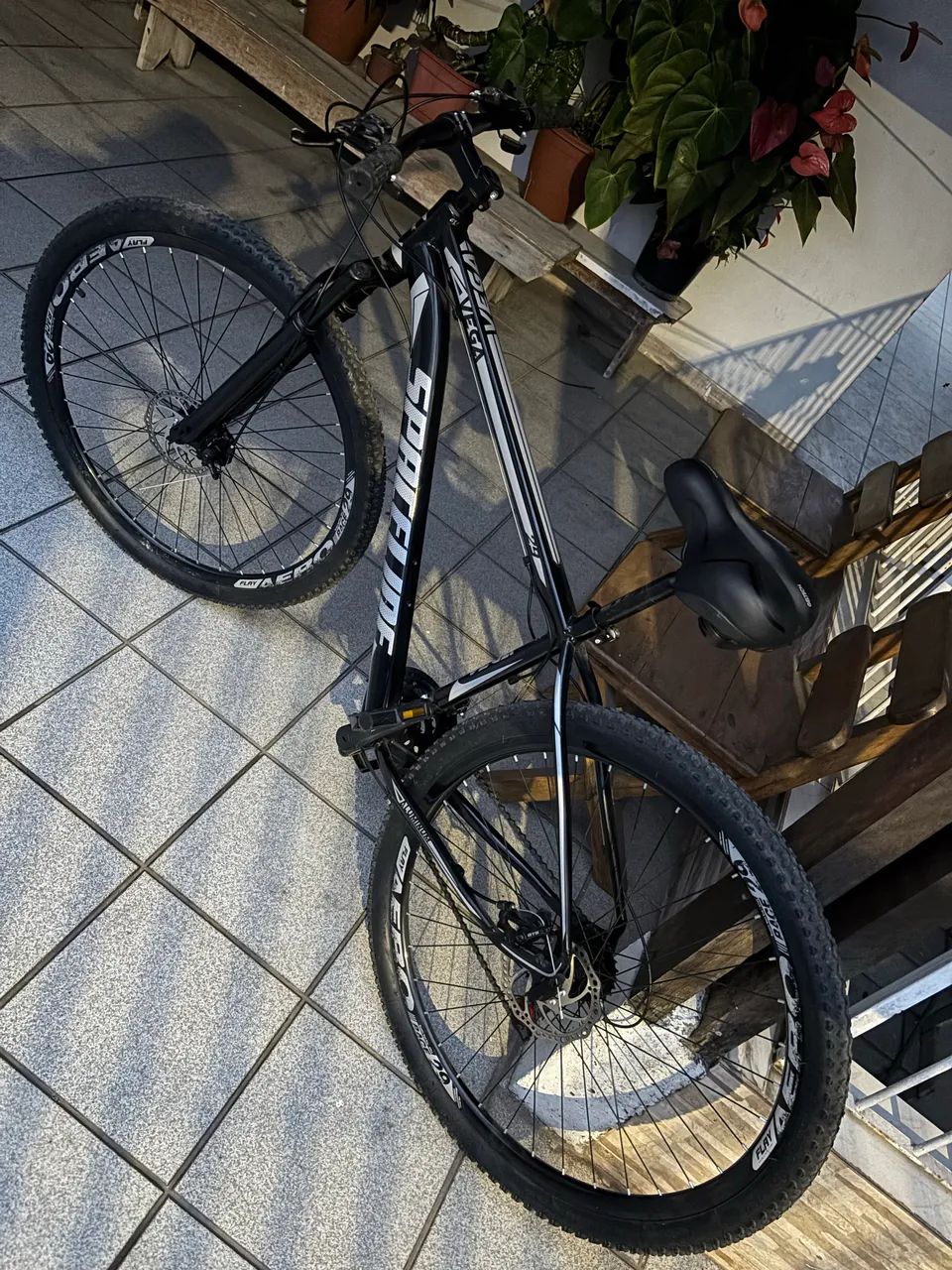 Bicicleta Aro 29 Spaceline Vega 21V Câmbio Shimano Freio a Disco e