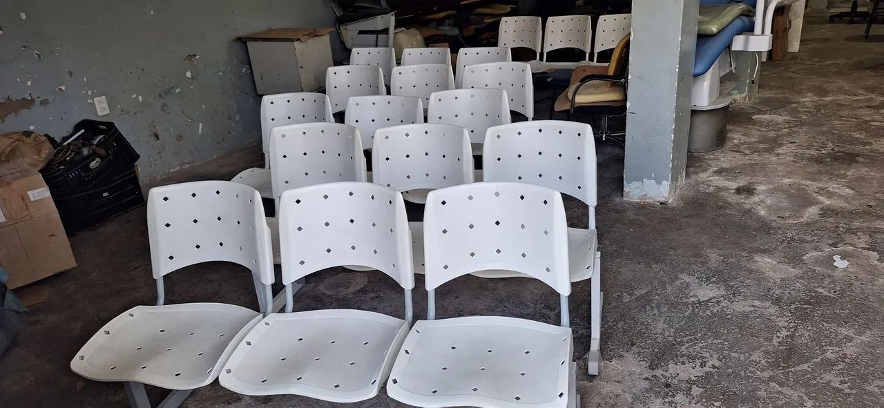 Cadeira longarina 3 lugares plastico 
