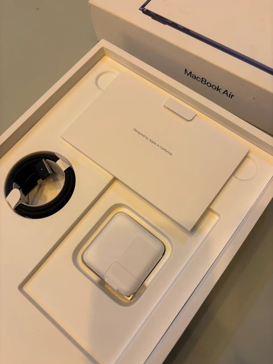 MacBook Air Intel Core i3 256GB 充電器・箱有 MacBook Air Intel Core i3 256GB 充電器・箱有 【公式通販】