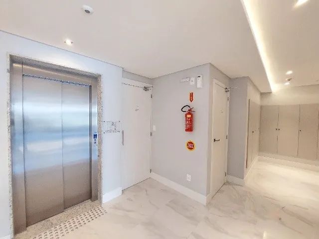 Apartamento studio mobiliado com 34m com vaga ao lado da UFSC e Vila Romana - Foto 2