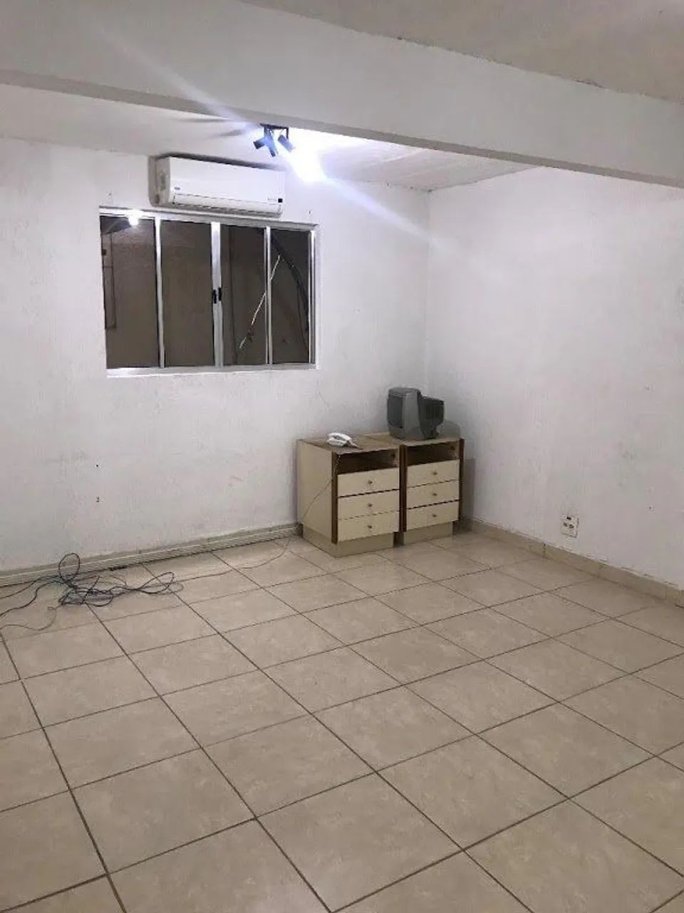 Sala comercial cp, 2 banheiros e copa, ótima localização - Foto 3