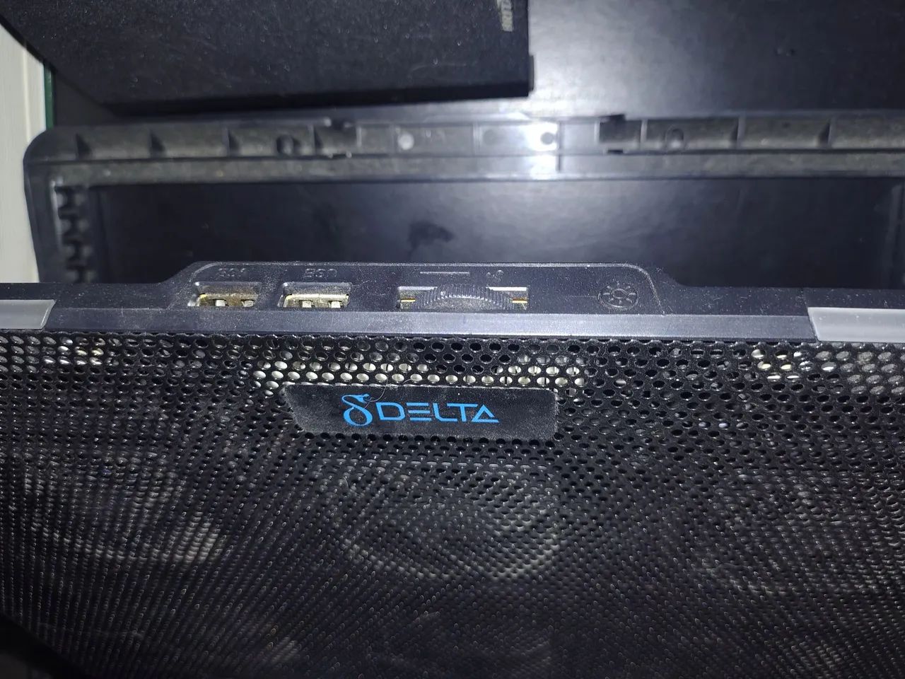 Suportes Notebook Gamer da DELTA e da MULTILASER.