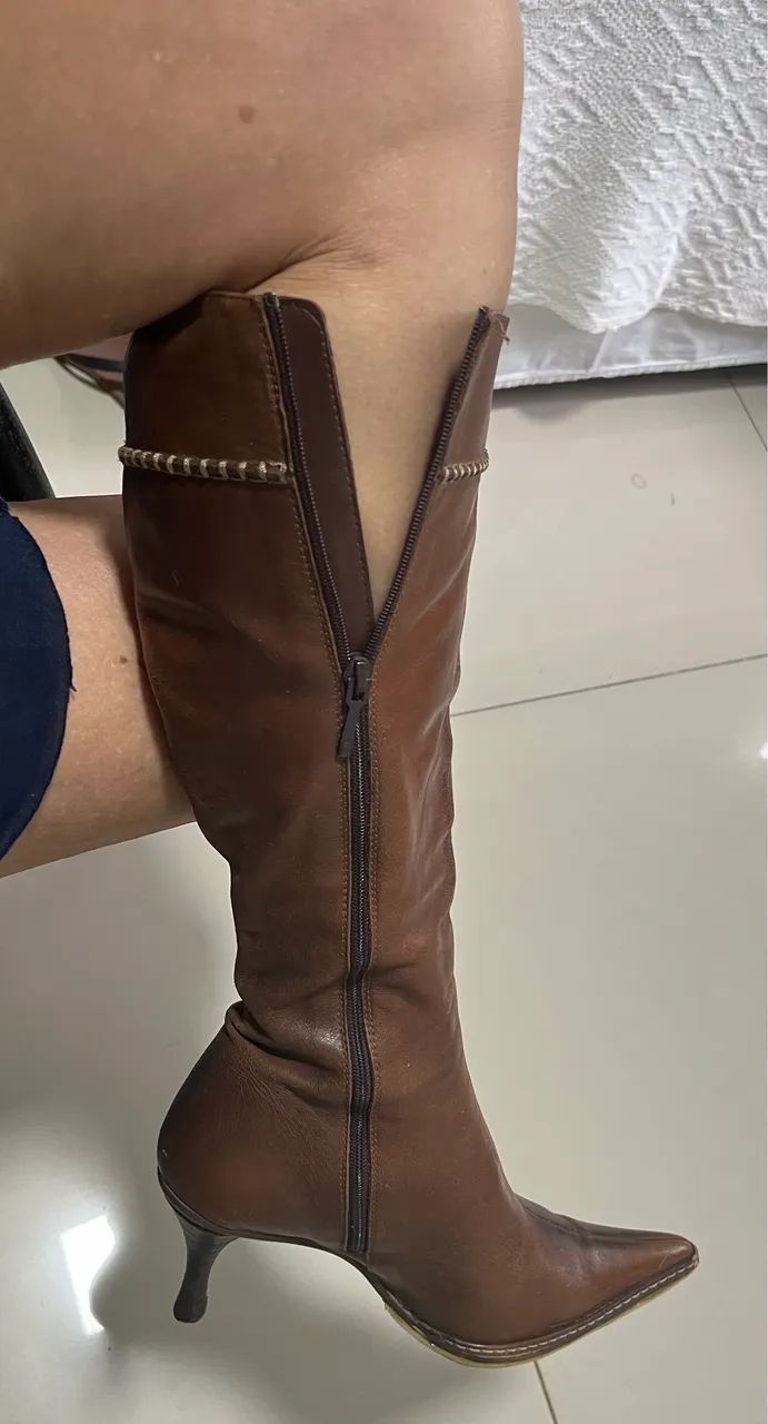 Bota de couro ZARA. Cano longo. - Foto 2