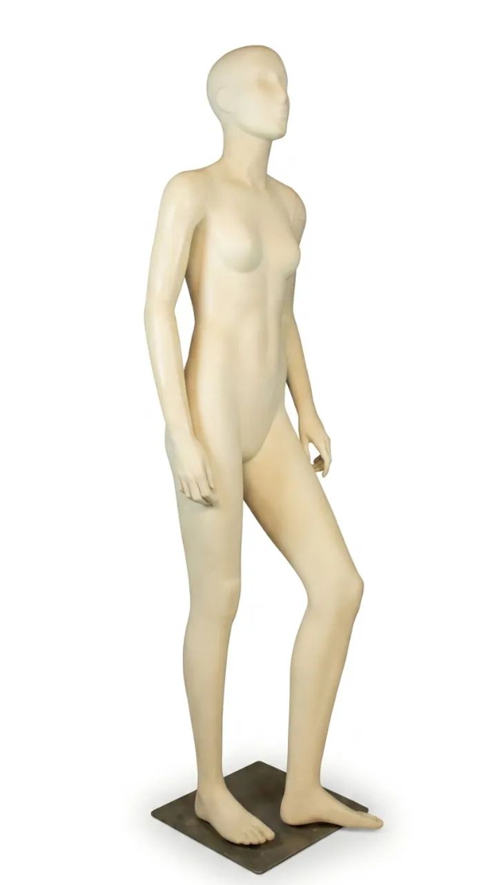 Manequim branco feminino adolescente