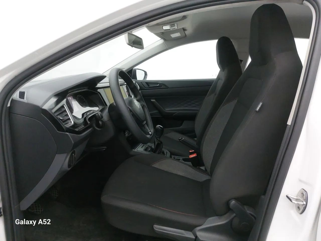 Volkswagen Polo Track 1.0 Flex 12V 5p, foto 16 de 18