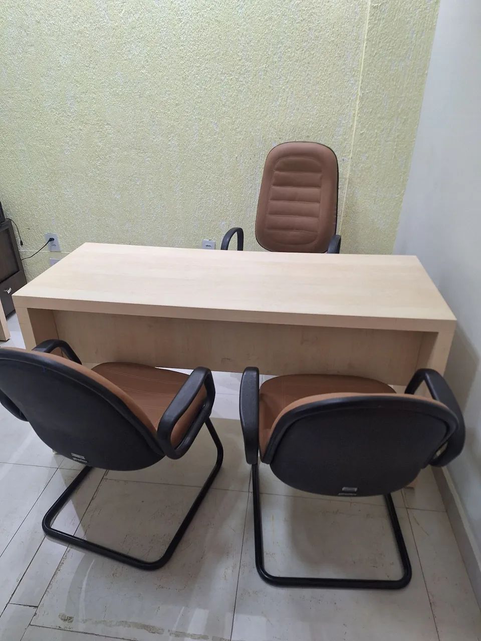 Alugo espaço de trabalho para advogados