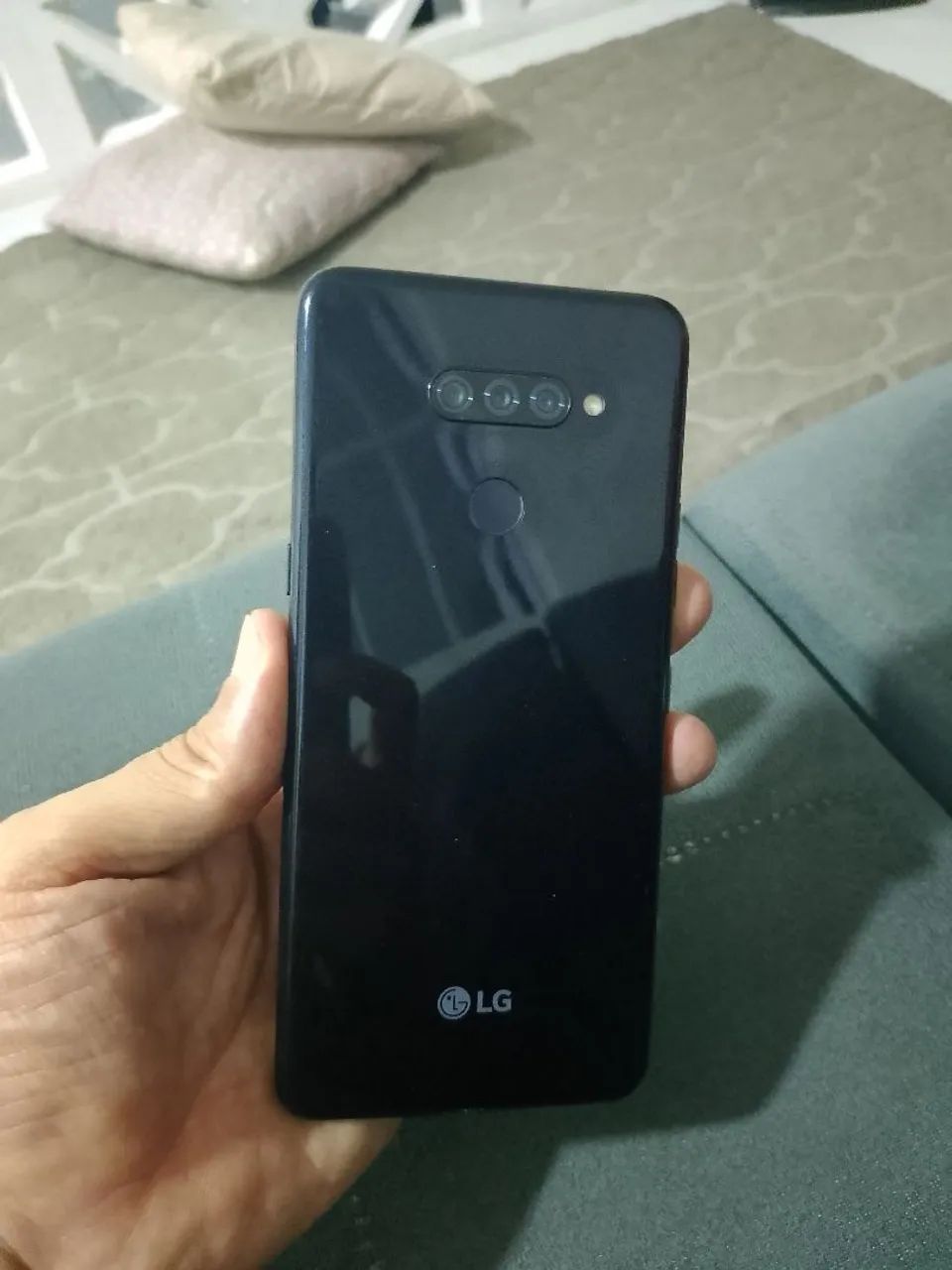 Dois celulares conservados ?