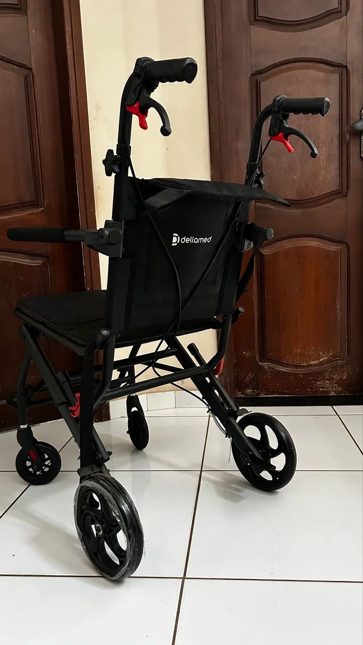 Cadeira de rodas usada apenas 1X