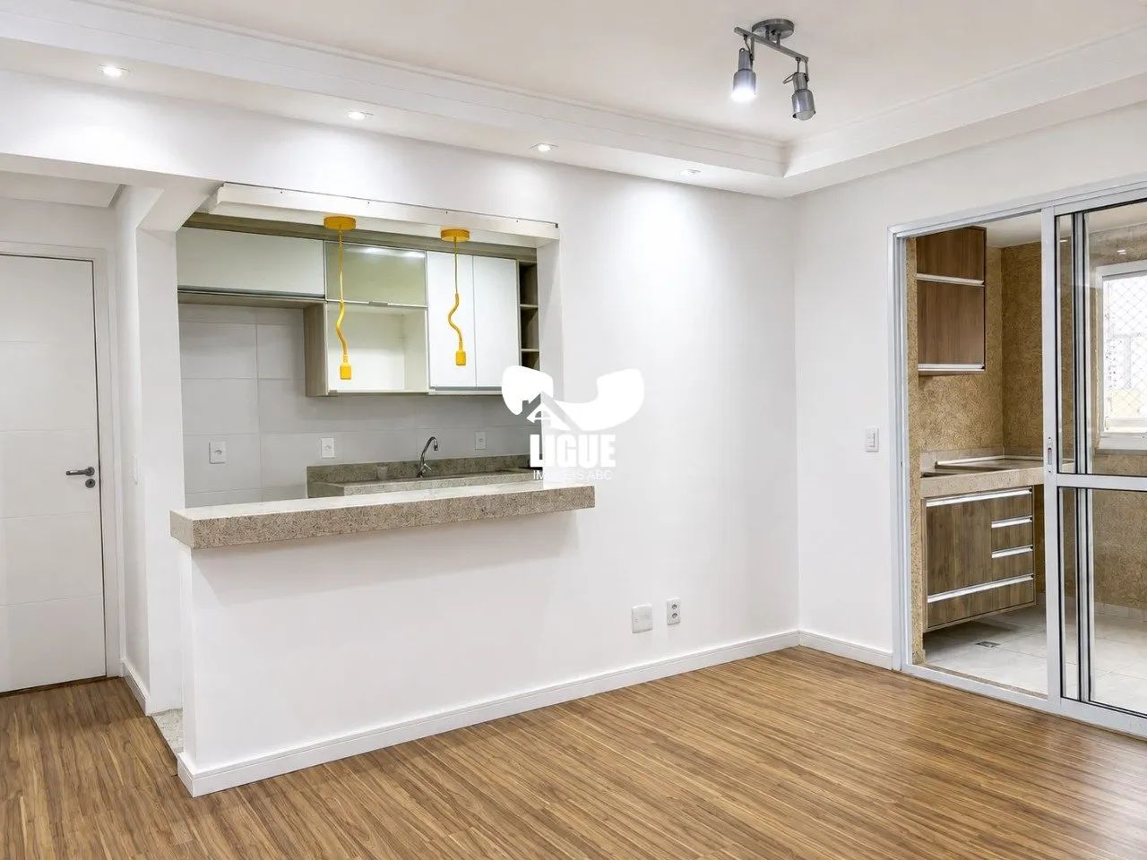 Apto 65 m² com varanda grill e 2 vagas - Foto 2
