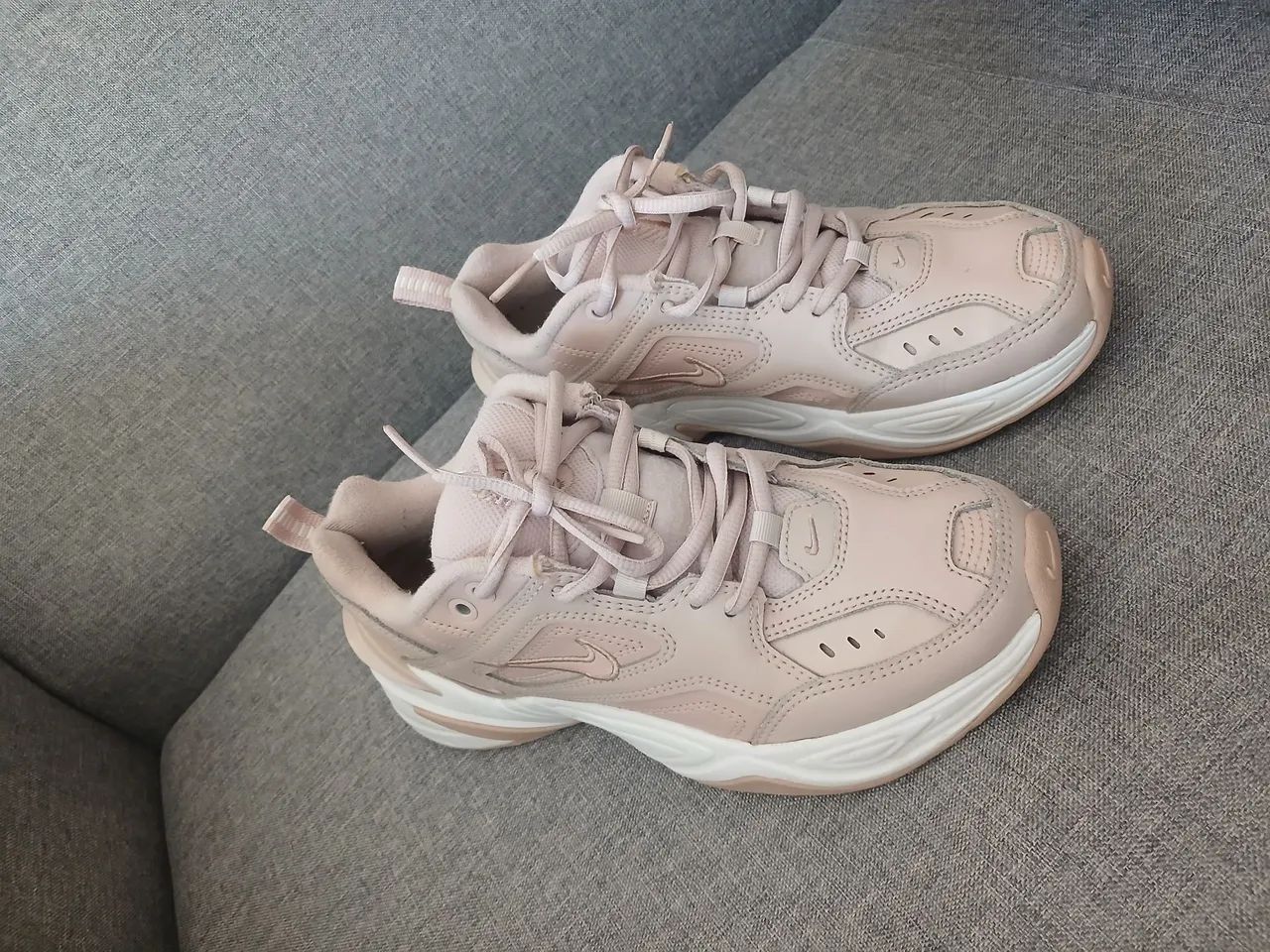 Tênis nike m2k