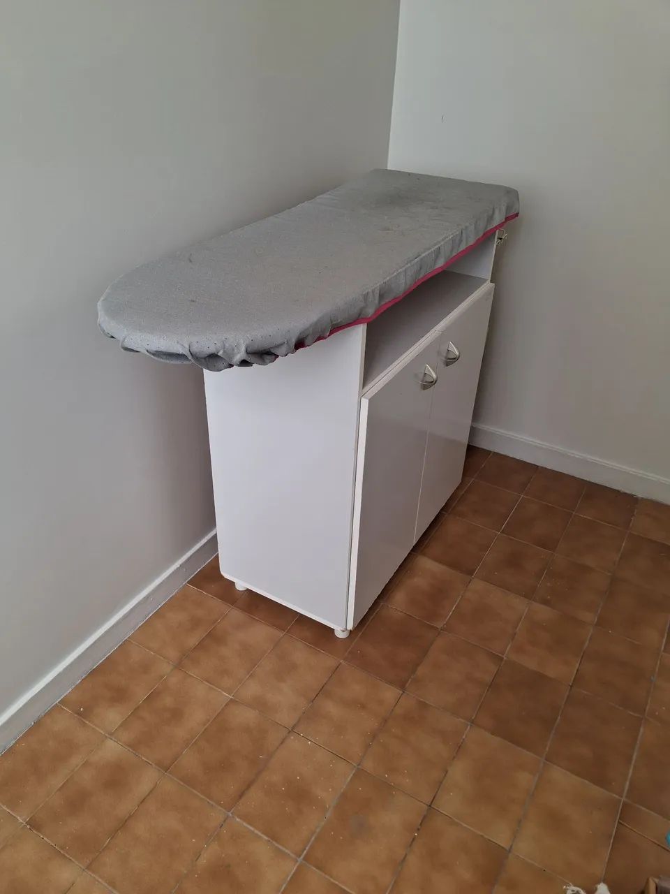 Balcão Multiuso com Tábua de Passar Roupa Embutida Branco - 2 Portas - Foto 4