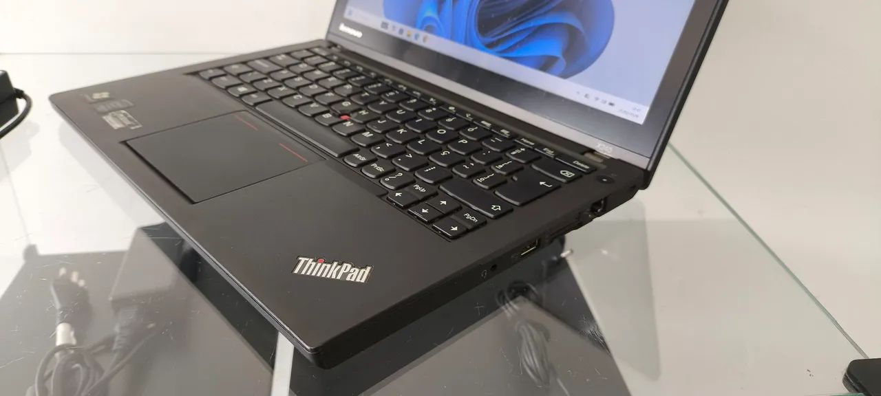 Notebook Lenovo ThinkPad X240 - Intel Core i5-4300U - RAM 8GB