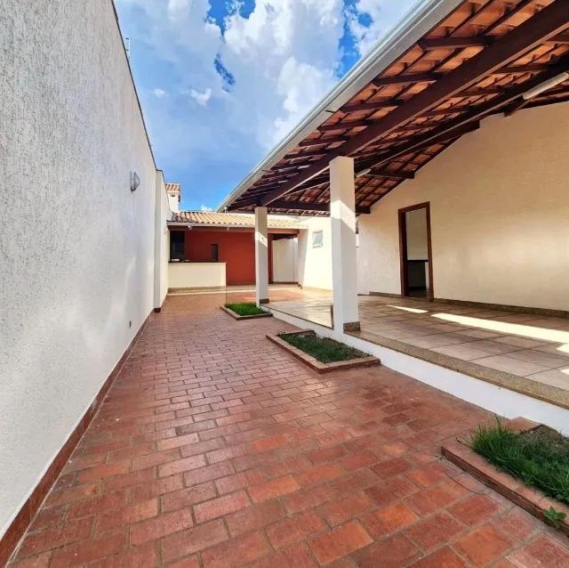 vende se imovel mobiliado 3 quartos - Foto 2