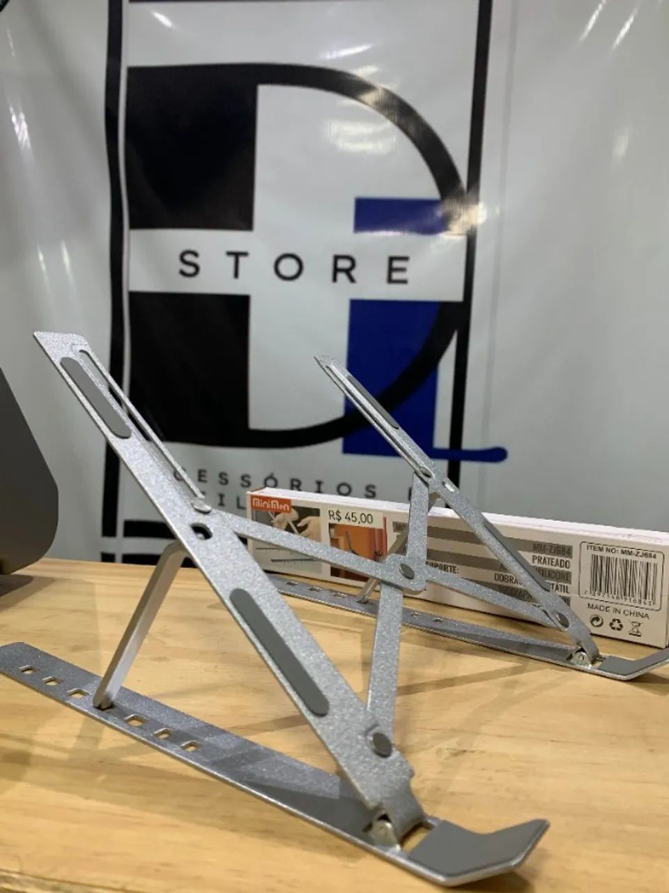 Suporte de metal feito alumínio para tablet ou notebook