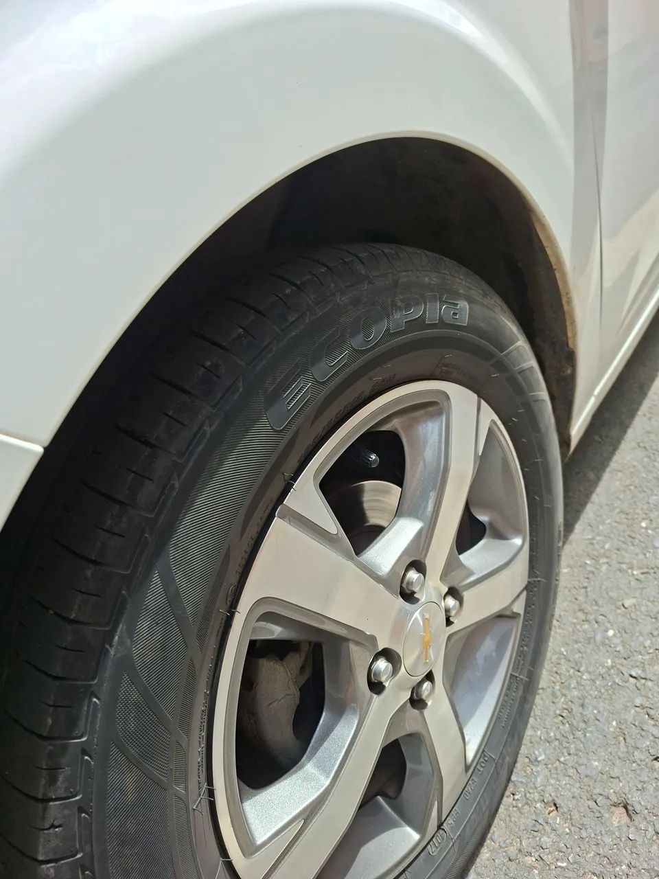 PNEUS ARO 15 - BRIGESTONE 185/65R15