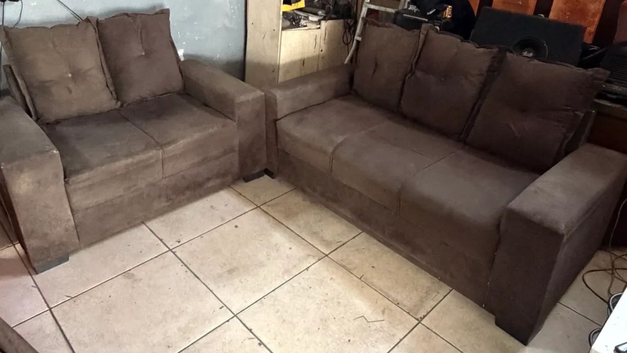 Jogo de Sofá 2 e 3 lugares com almofadas usado barato  - Foto 5
