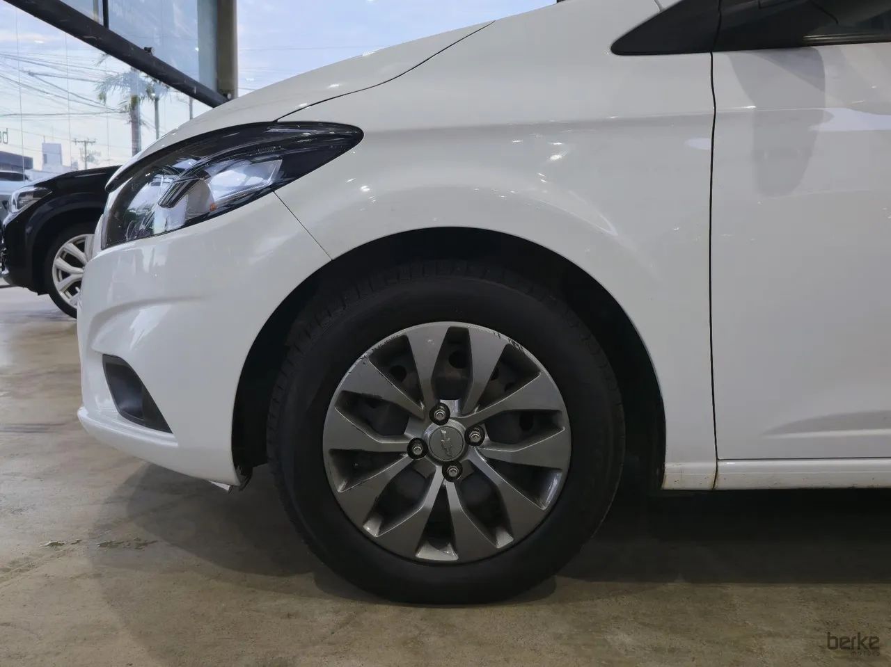 Chevrolet Onix JOY Hatch 1.0 8V Flex Mec. 4P 2021 - Foto 4