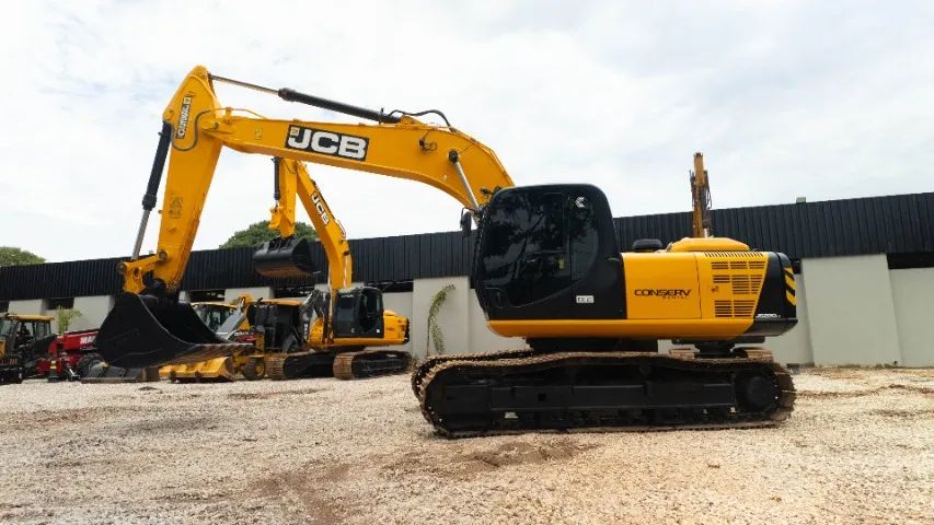 Escavadeira 22 toneladas - JCB JS220 - ANO 2024 IMPECÁVEL - Foto 4