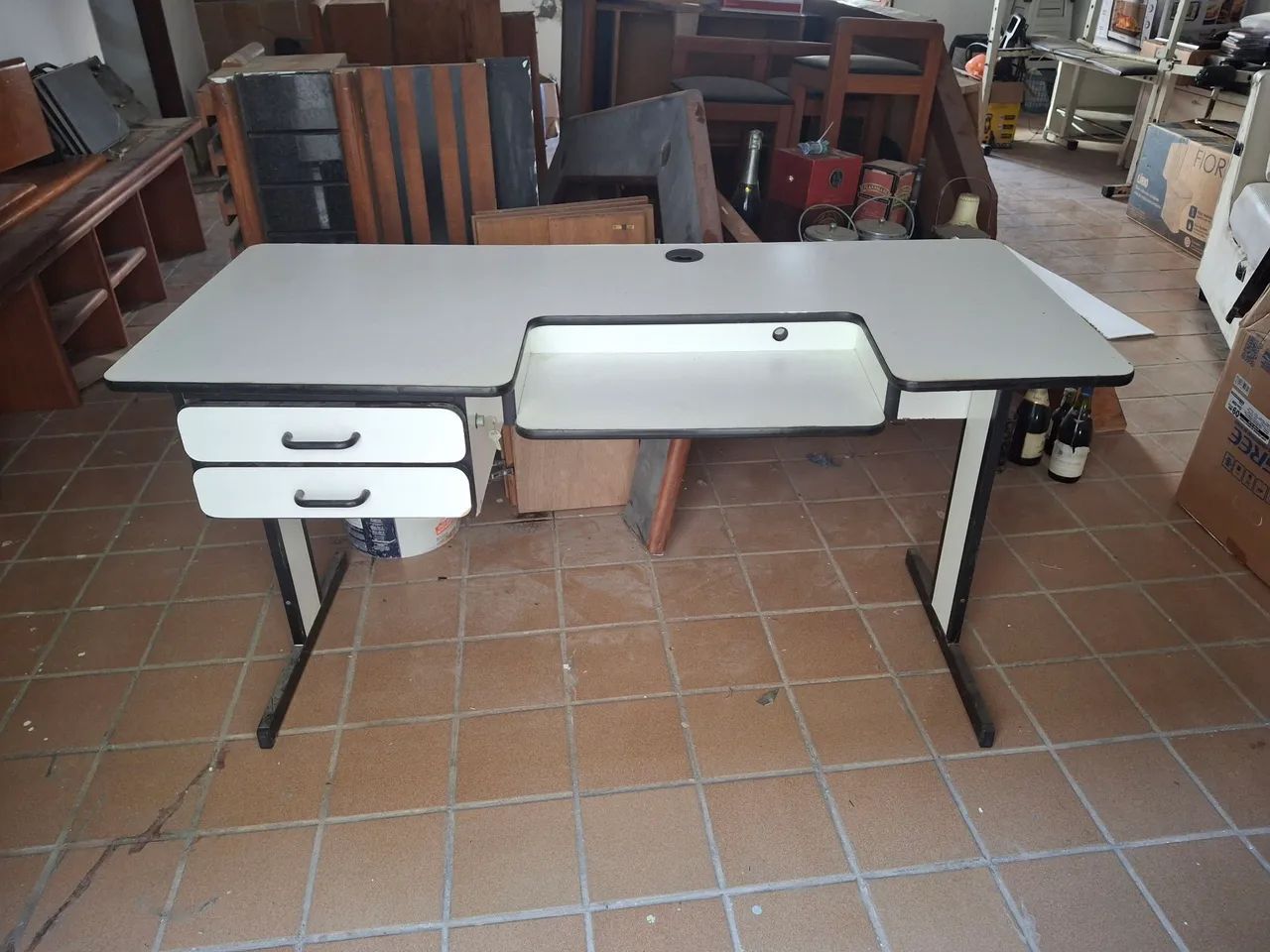 Escrivaninha/Mesa para escritório e computador
