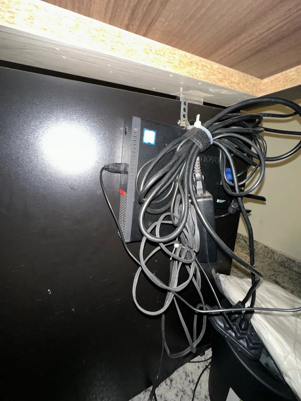 Mini pc Lenovo ThinkCentre Tina M700, Mouse, Munitor e Teclado  - Foto 2