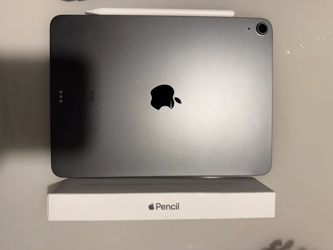 iPad Air 4ª geração 64GB Wi-Fi + Apple Pencil 2ª geração