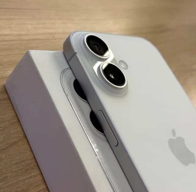 iPhone 16