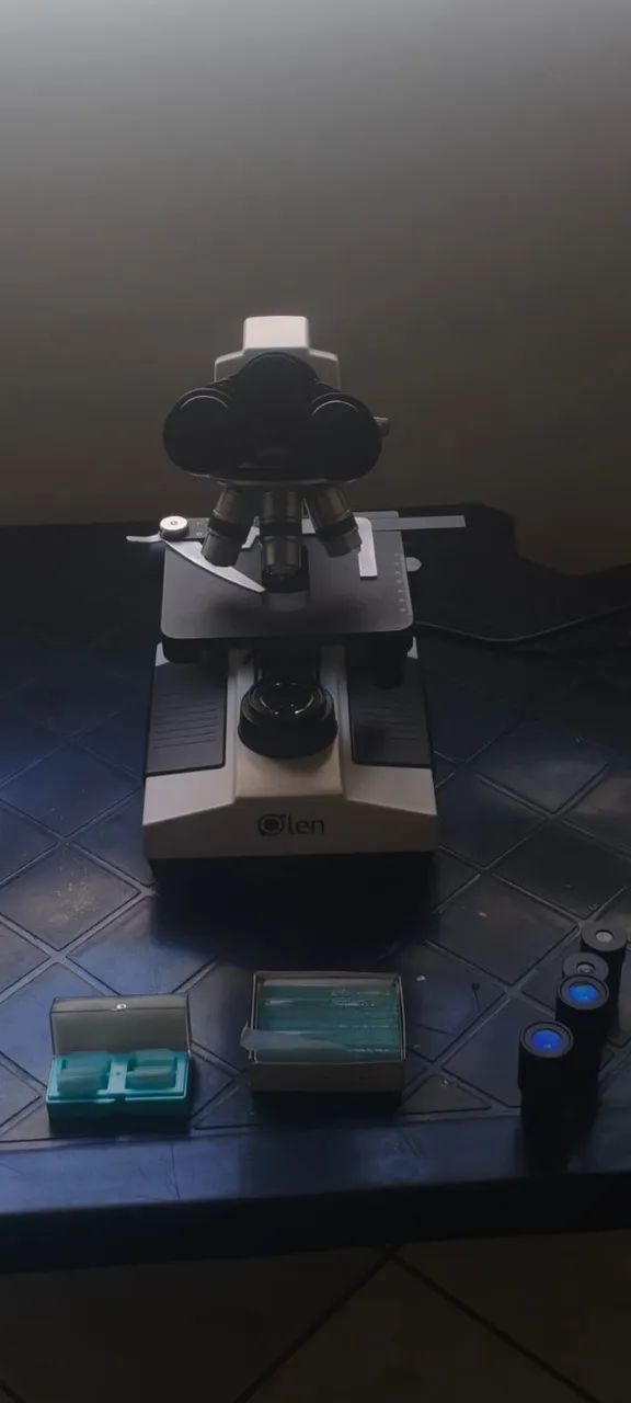 Microscópio Olen