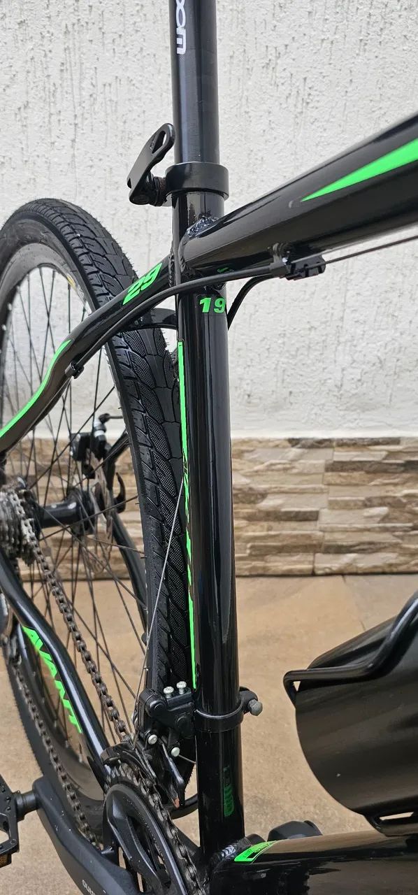 Bicicleta Aro 29 seminova - Foto 3