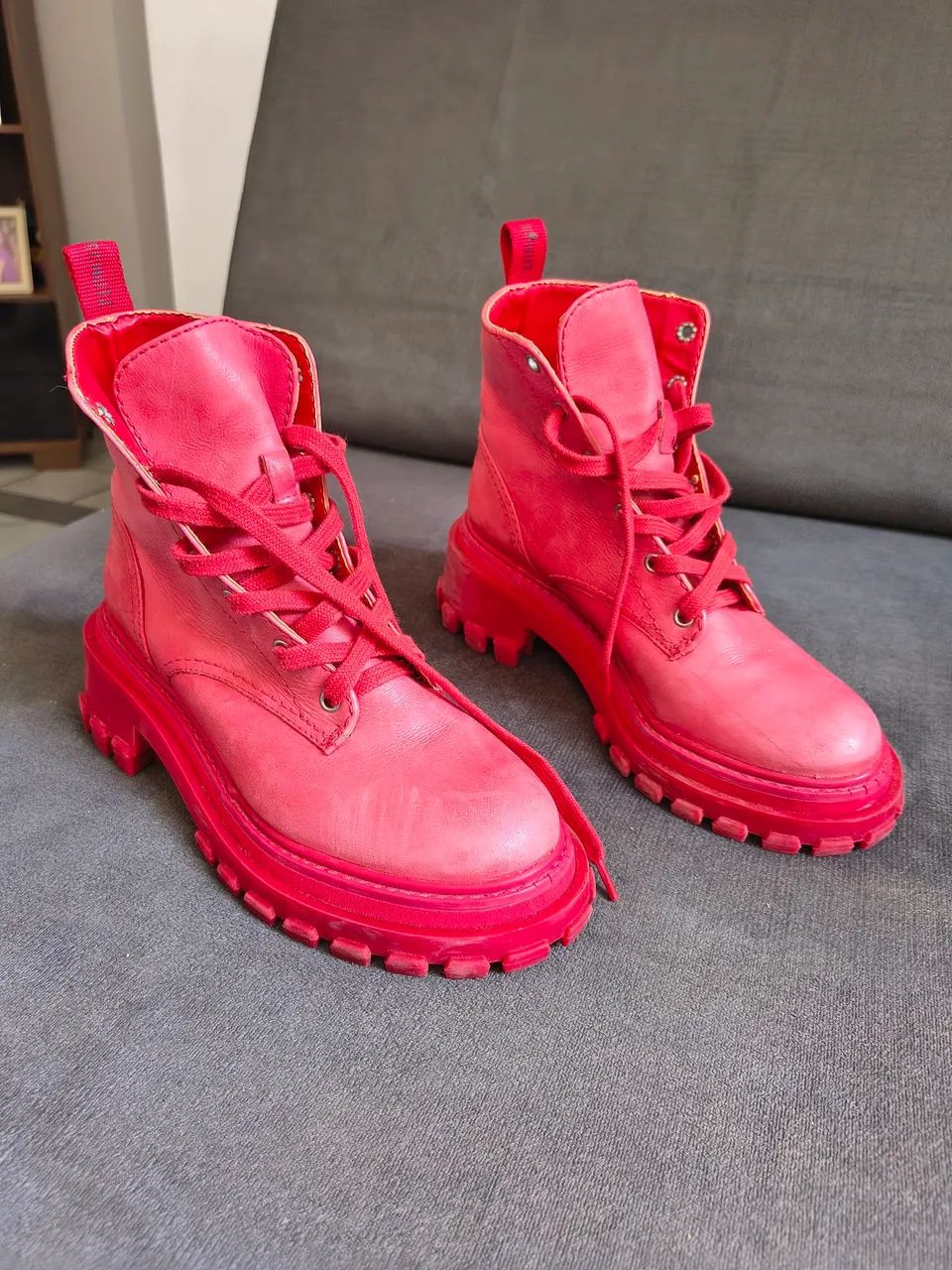 Bota Tratorada coro vermelho SCHUTZ