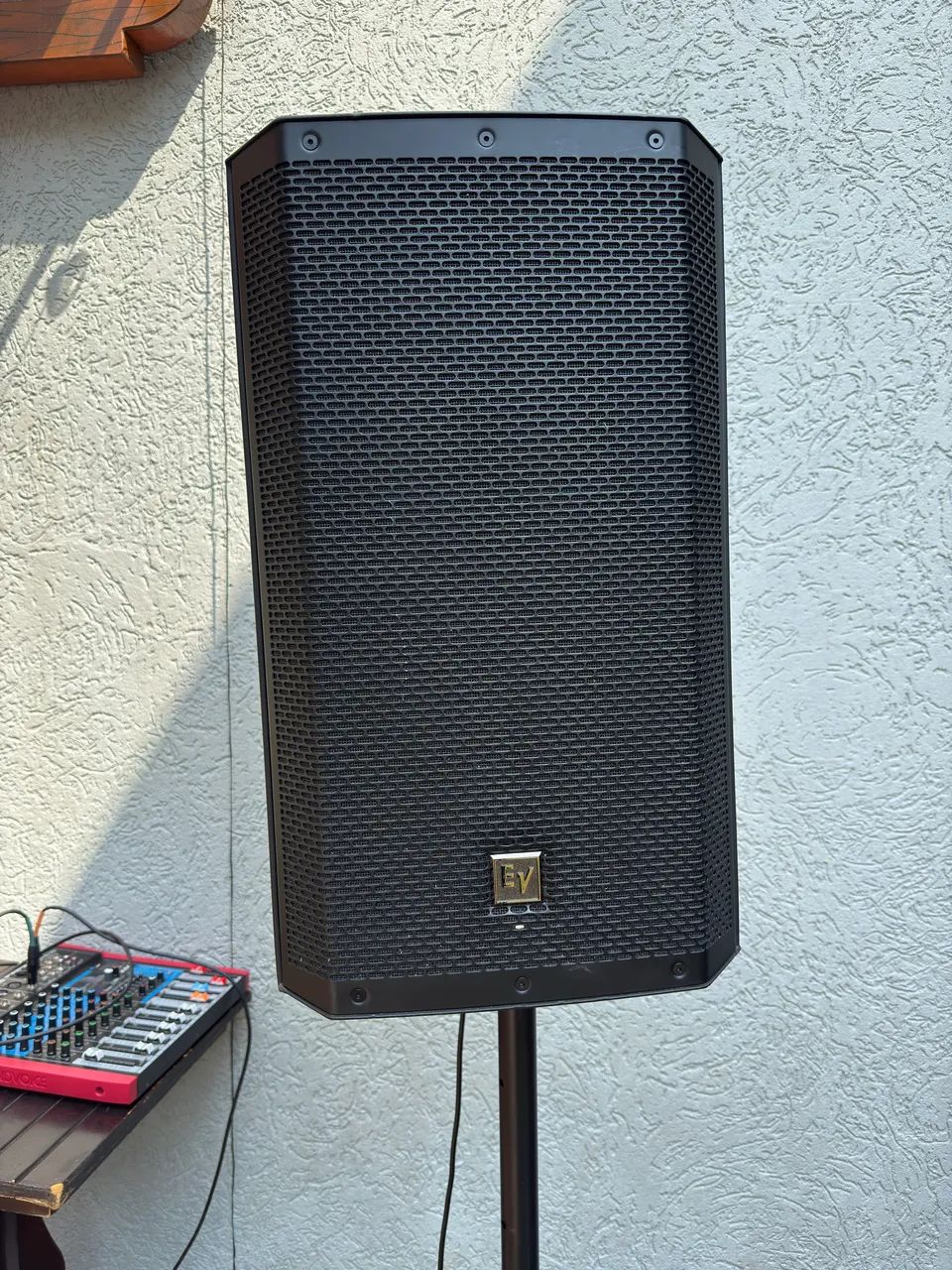 Caixas Ativas EV Zlx 12