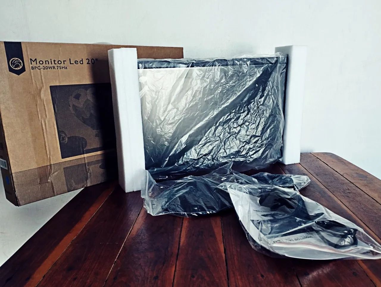 MONITOR BRAZILPC 20 POLEGADAS LED WIDESCREEN HDMI/VGA 20BPC-WR 75HZ PRETO - Foto 2