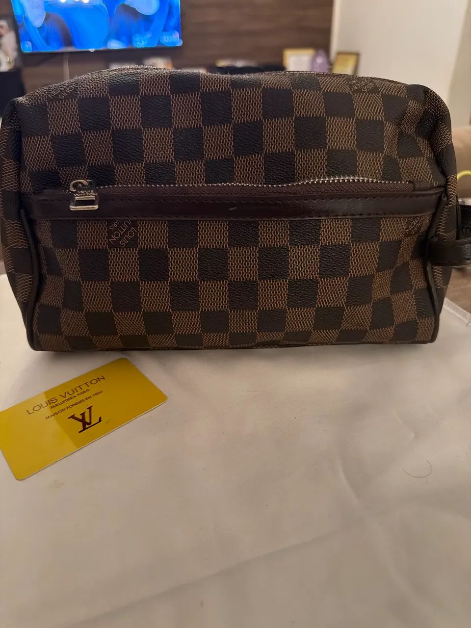 Necessarie Louis vuiton 