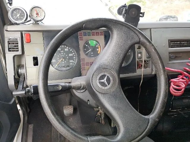 Mercedes 710 - Foto 5