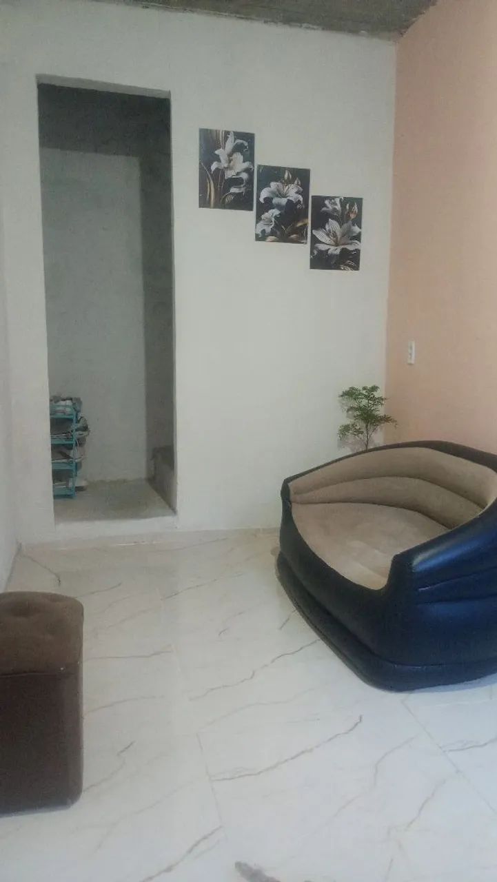Casa da frente + duplex nos fundos. 