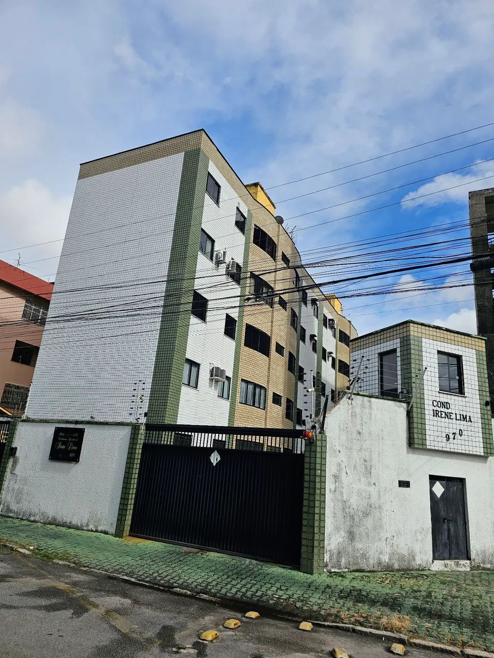 Apartamento próximo Faculdade de Medicina e Supermercado Brasileiro a