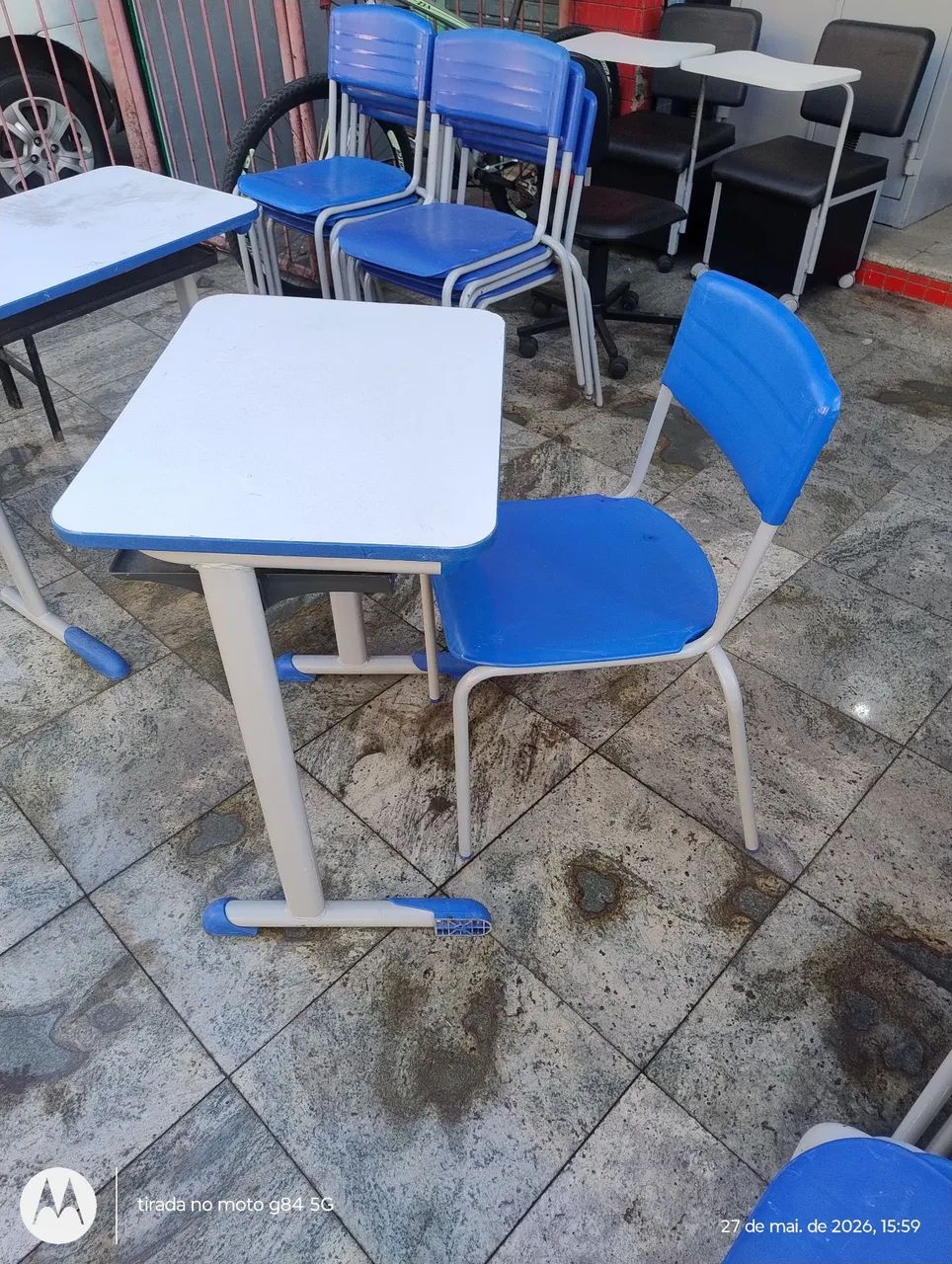 conjunto escolar mesa e cadeira 150,00 - Foto 2