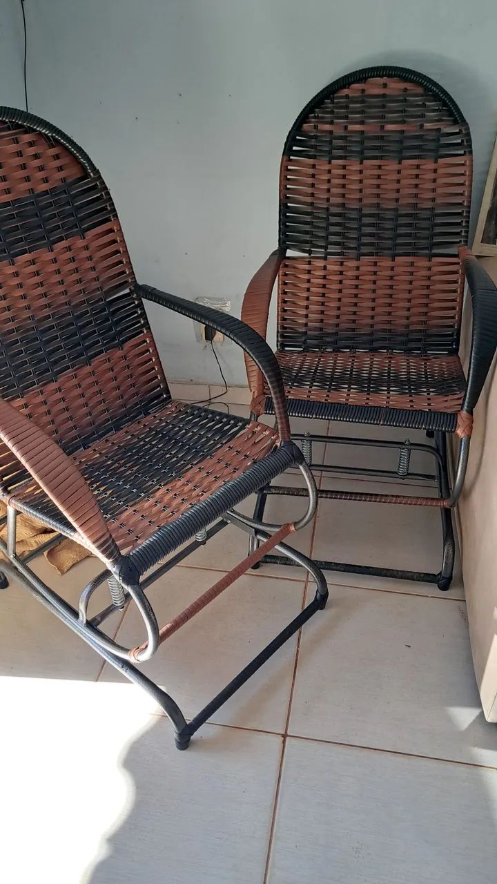 Vendo 2 cadeiras de balanço 