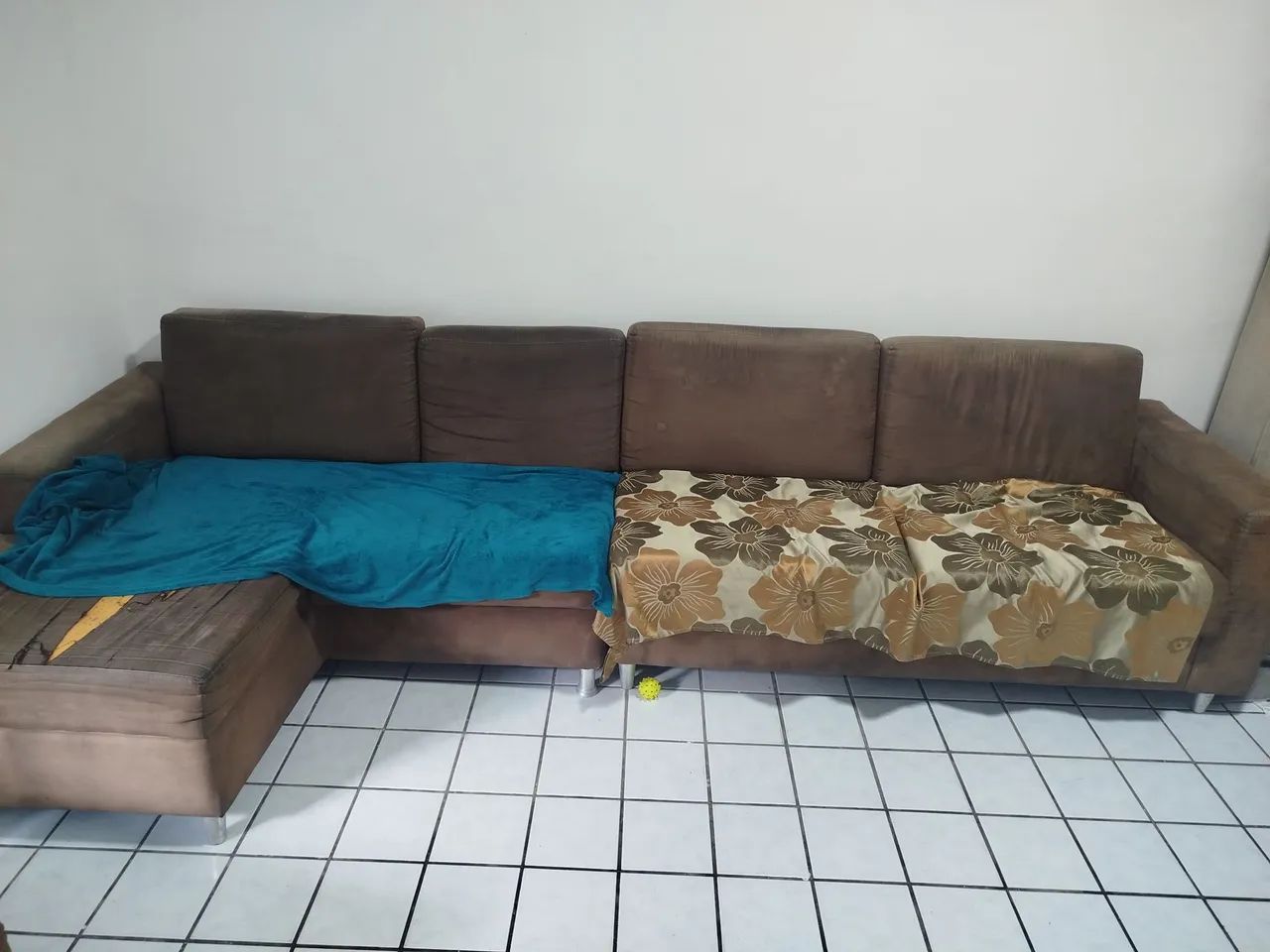Sofá Jacaúna enorme com chaise e puff  - Foto 3
