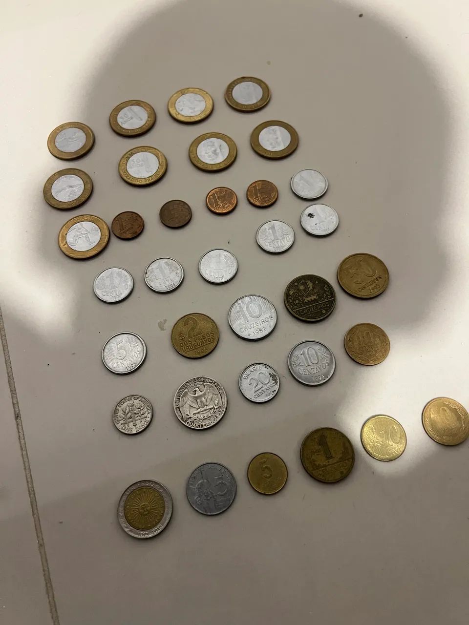 Pedras e moedas antigas e de países  - Foto 3