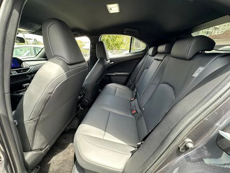 Lexus UX-250h Dynamic 2.0 16V Aut.(hybrid), foto 18 de 20