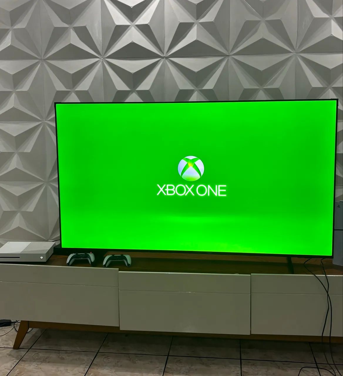 X box one s + 2 controles  - Foto 4