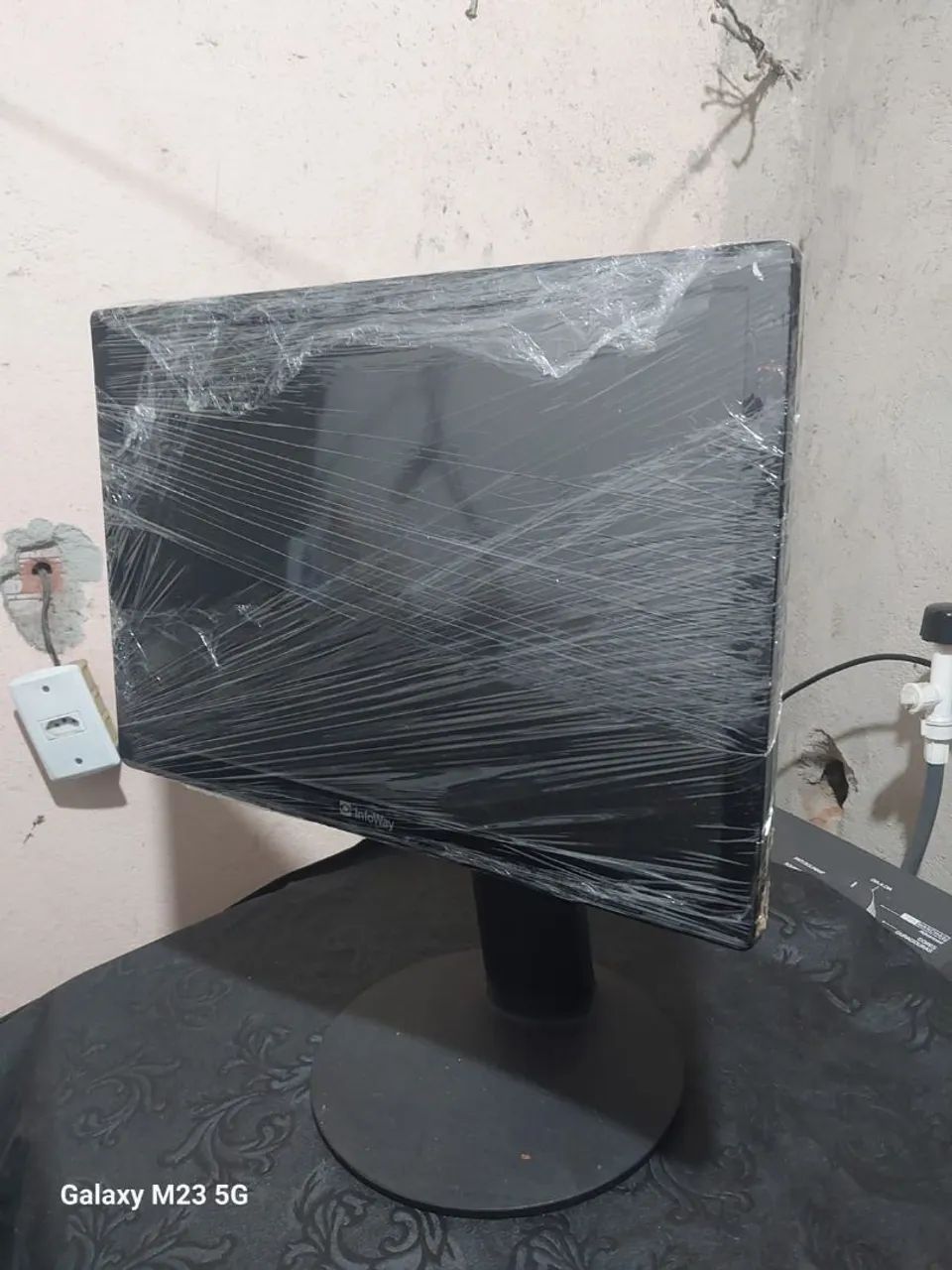 Monitor de 19 polegadas seminovos so 140 a unidade  - Foto 4