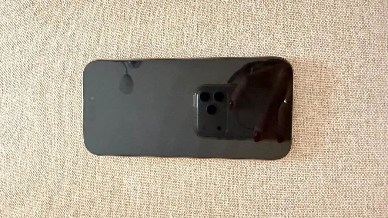 iPhone 16 pro 256gb dourado