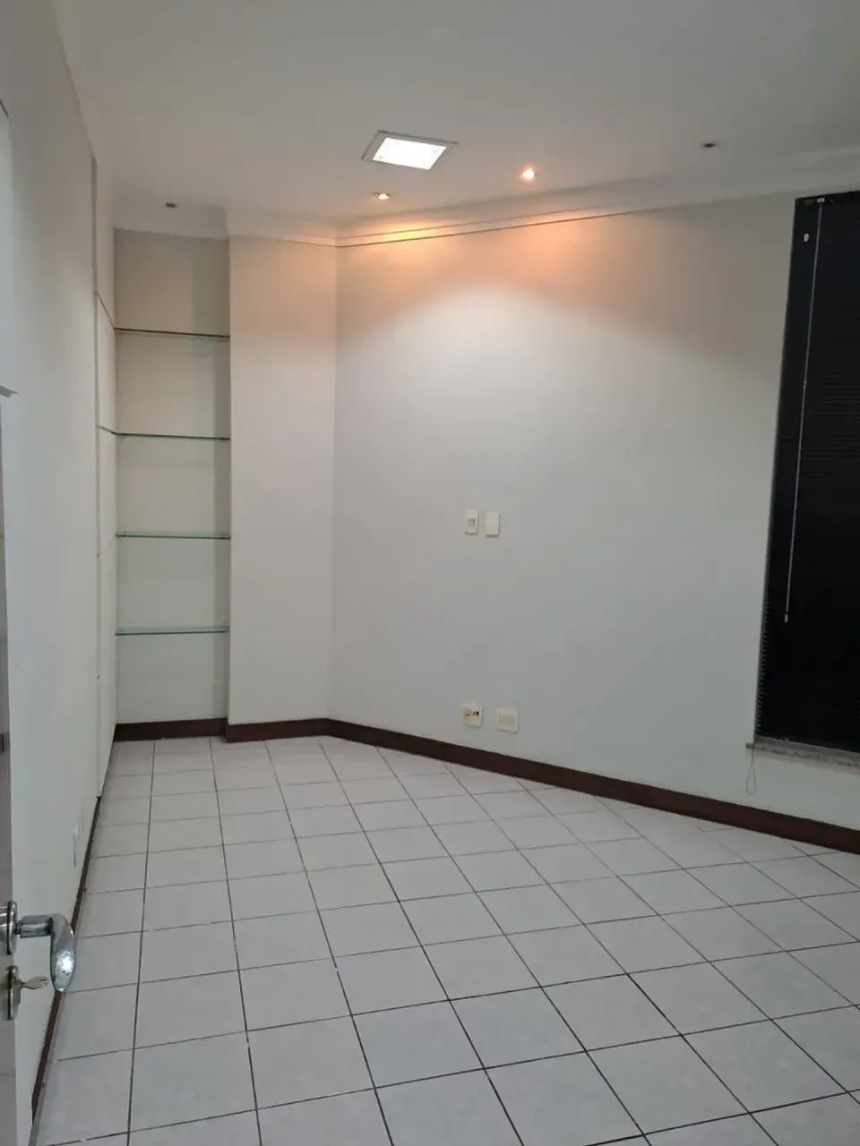 SALA COMERCIAL, ED. WORK TOWER, REGIÃO DO CENTRO, PROX UNIMED, DIVIDIDA EM DUAS SALAS - Foto 4