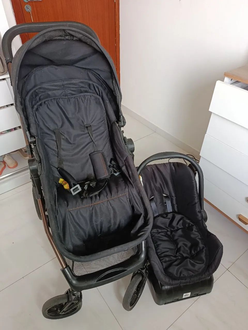 Carrinho de bebê+ bebê conforto Galzerano ( usados) - Foto 3