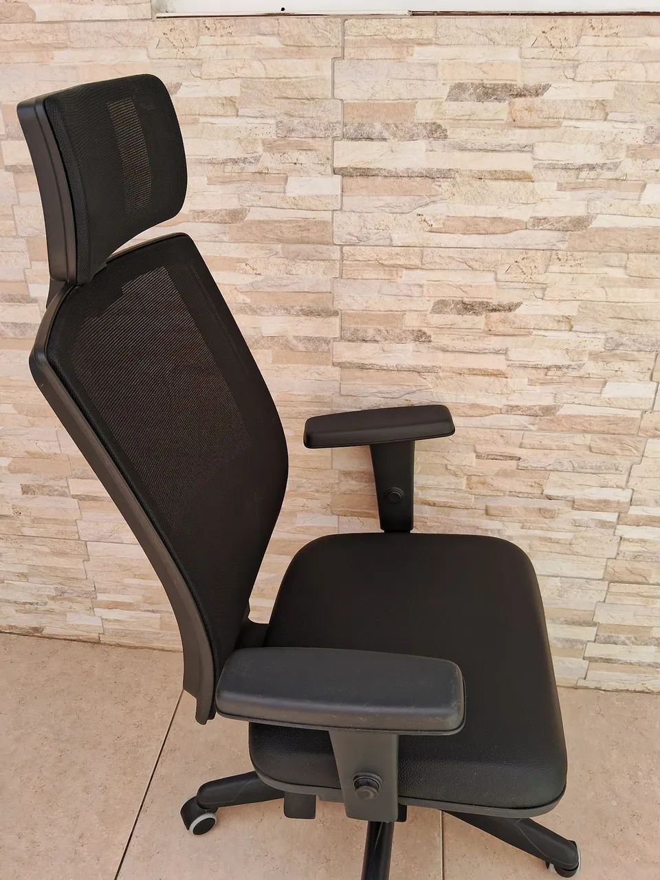 Cadeira de Escritório Presidente Brizza giratória - Foto 3