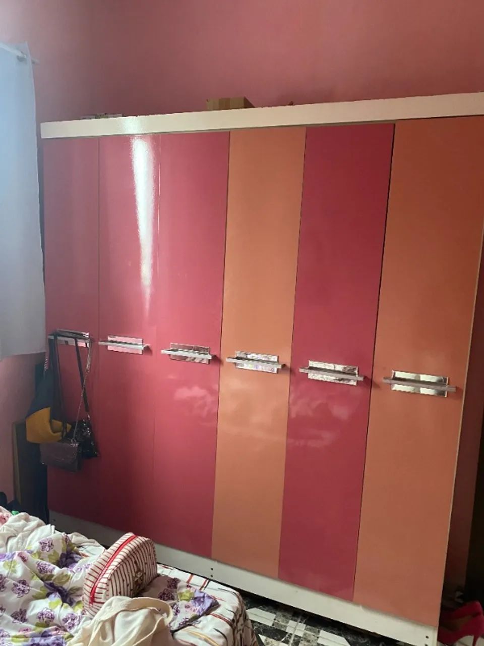 Guarda Roupa rosa 6 portas