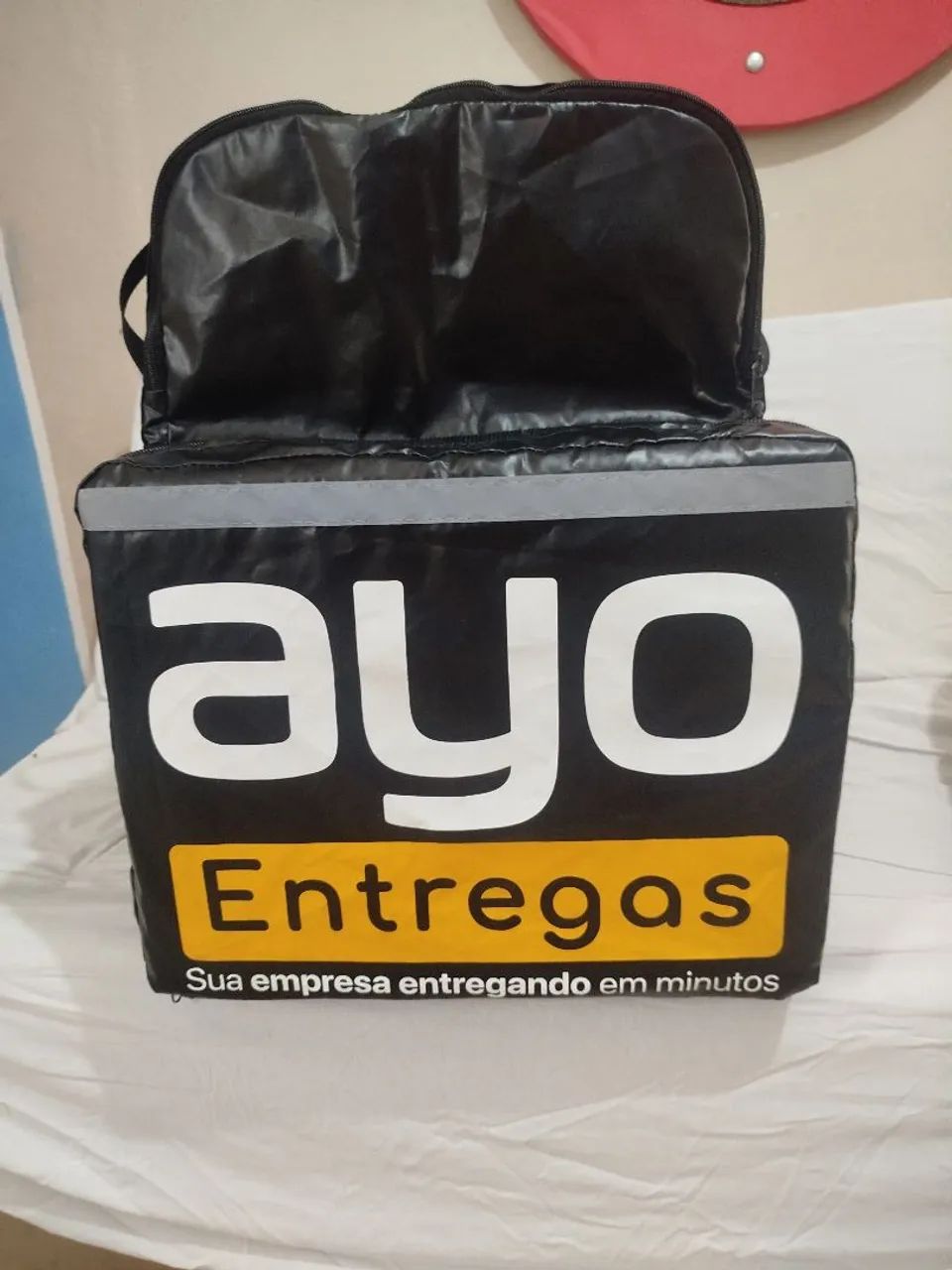 Vendo essa bag nova zero impermeável e isopor laminado 300$