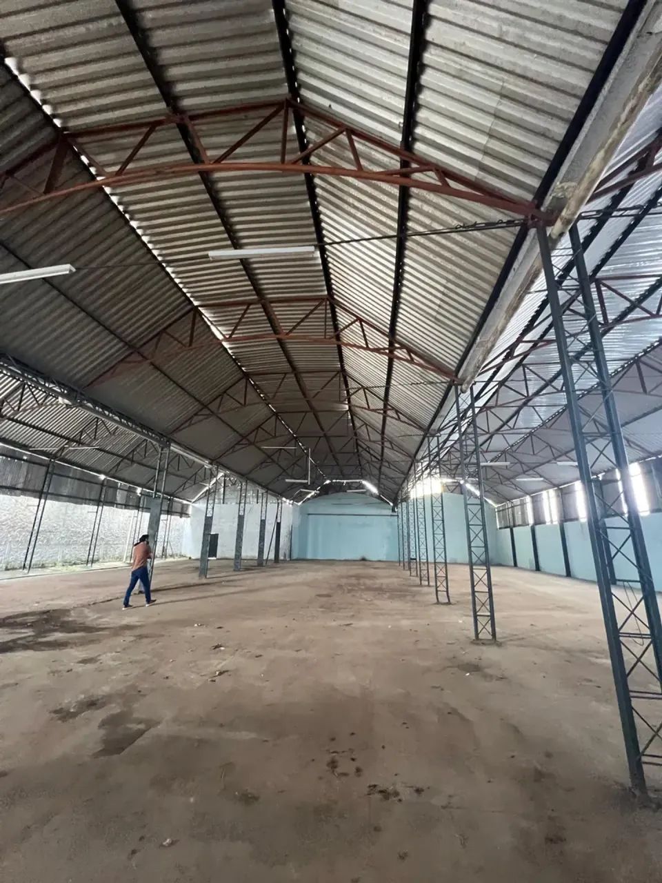 ALUGA: GALPÃO  COM 1.500 M2 PÉ DIREITO DUPLO - Foto 5